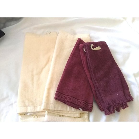 Christmas handtowels -4 towels - Picture 2 of 4